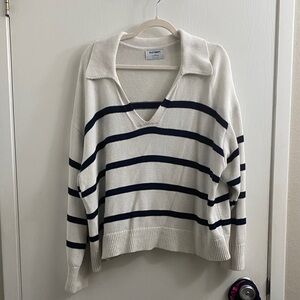 Old Navy Women's V-Neck Sweater - White with Black Stripes